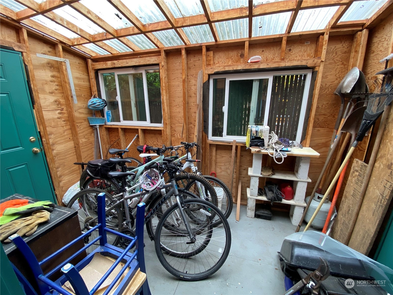 906 High Street Bellingham, WA 98225 - Photo 37 of 40 a view of a room with gym equipment