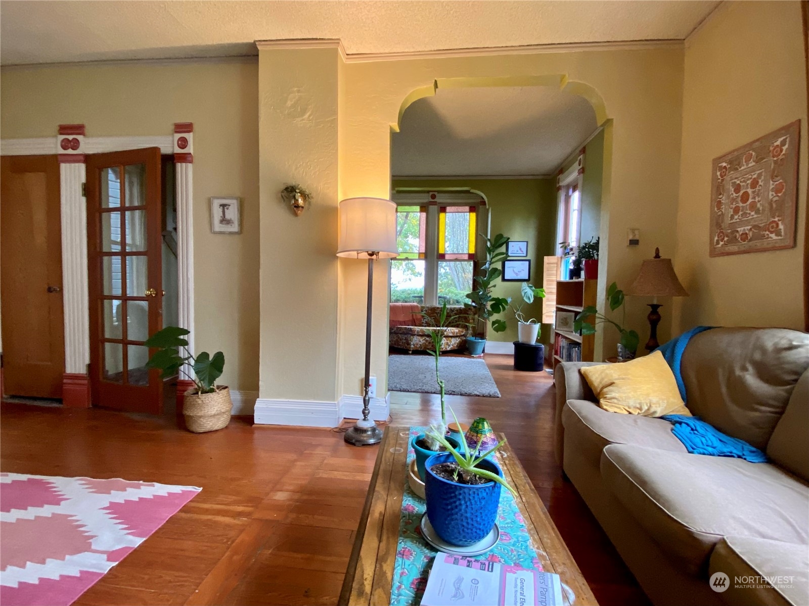 906 High Street Bellingham, WA 98225 - Photo 9 of 40 a living room with furniture flowerpot and wooden floor