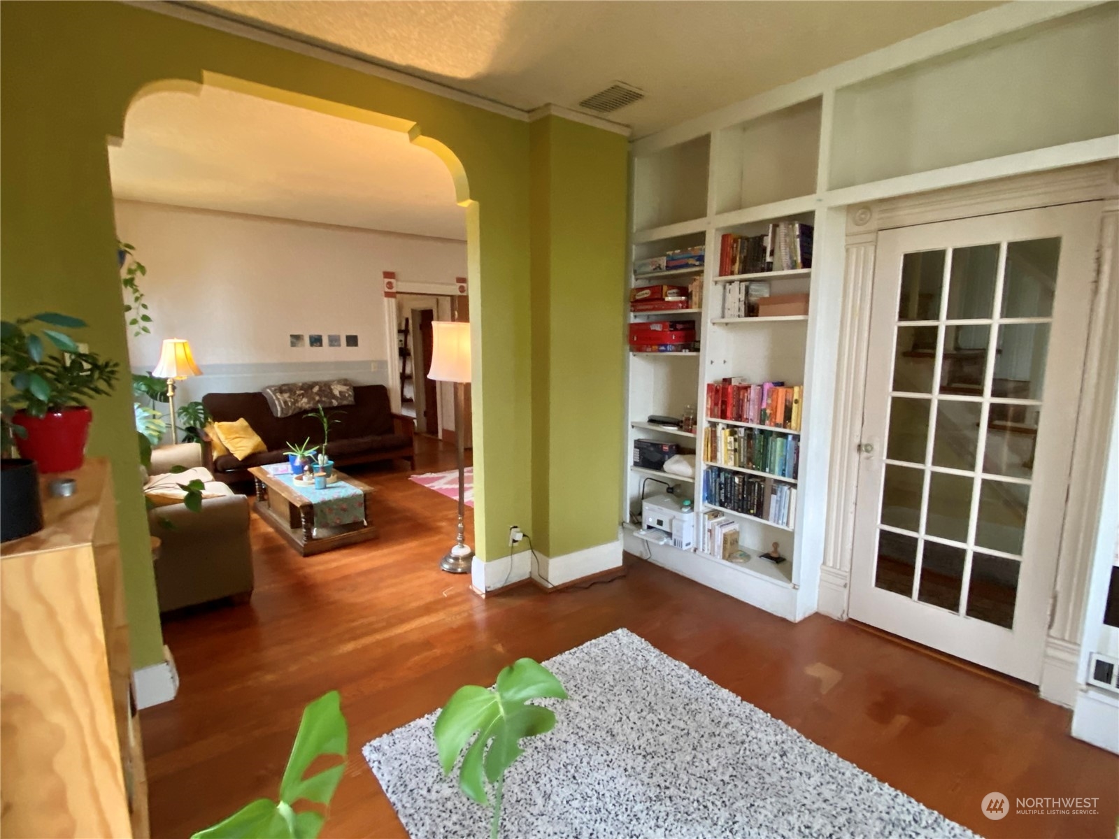 906 High Street Bellingham, WA 98225 - Photo 10 of 40 a living room with furniture windows and rug