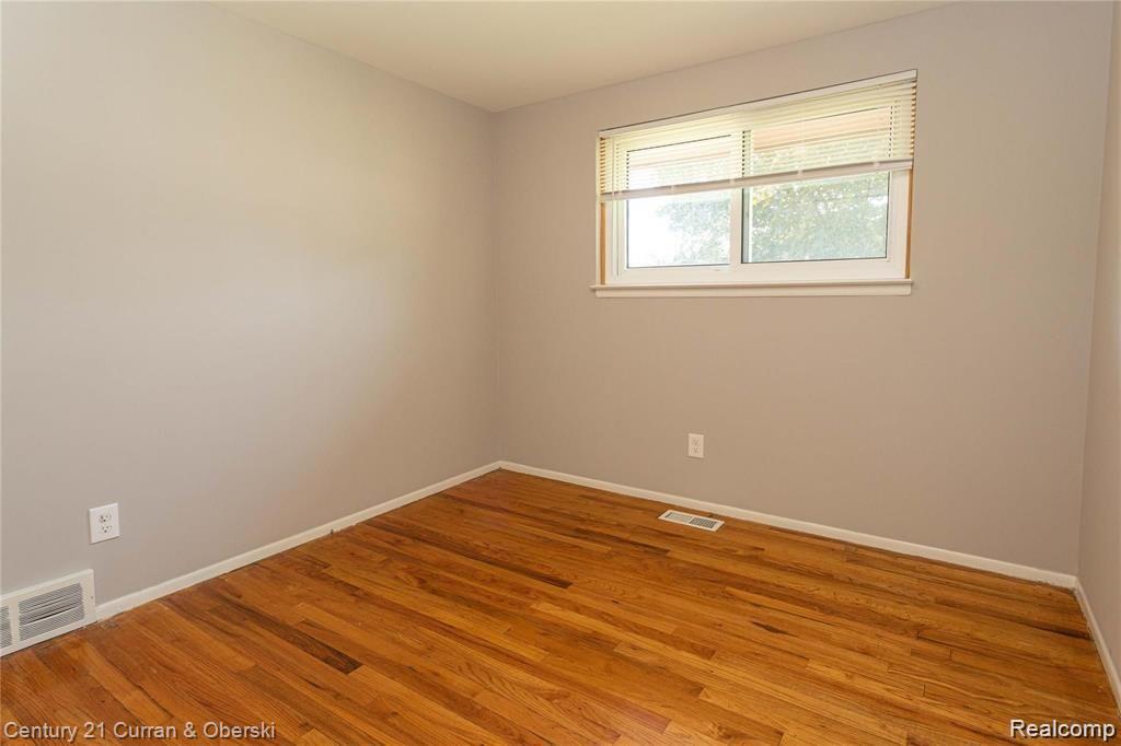 29754 Pine Street Inkster, MI 48141 - Photo 17 of 23