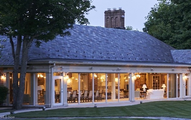 48 South Wheaton Road Akron, OH 44313 - Photo 20 of 48 Colonnade at twilight