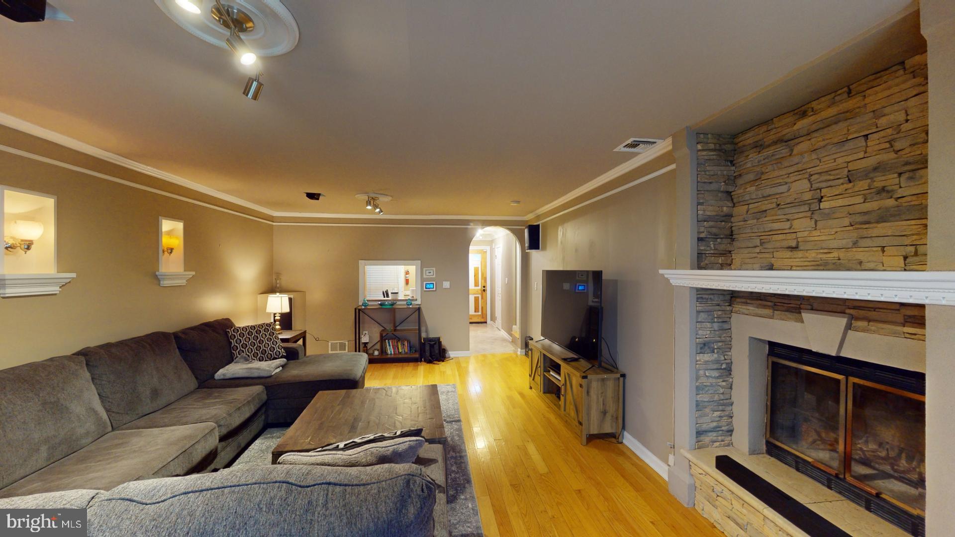 3 Fillmore Place Lawrence Township, NJ 08648 - Photo 4 of 20 Living Room