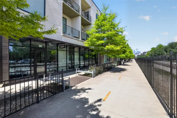 $2,200 | 1800 East 4th Street, Unit 202, Austin, TX 78702