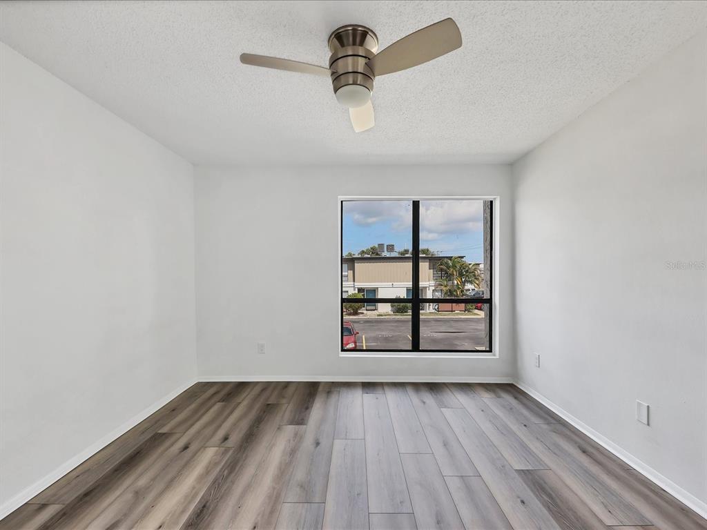 4001 South Beneva Road, Unit 401 Sarasota, FL 34233 - Photo 18 of 33