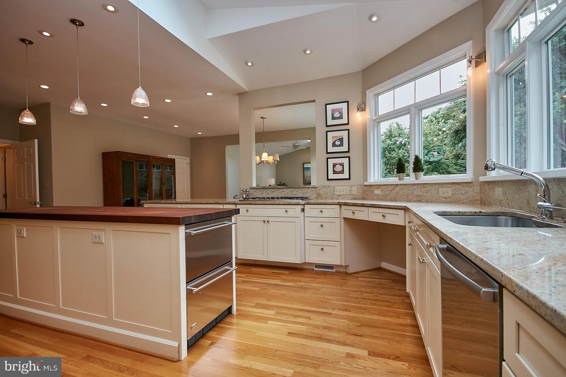 6314 Hunting Ridge Lane McLean, VA 22101 - Photo 12 of 35 Kitchen with Stainless Steel Appliances