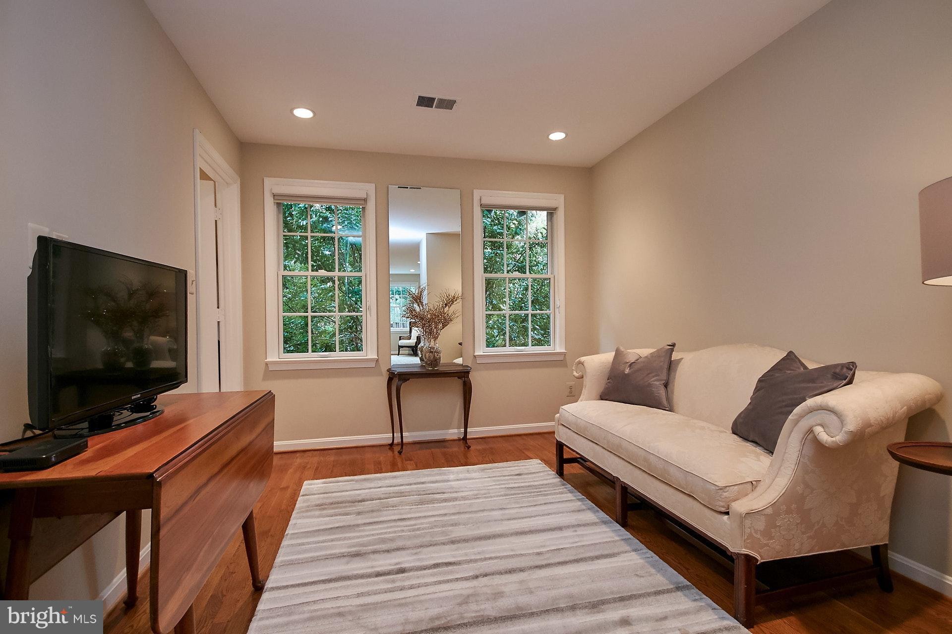 6314 Hunting Ridge Lane McLean, VA 22101 - Photo 18 of 35 Master Sitting Room