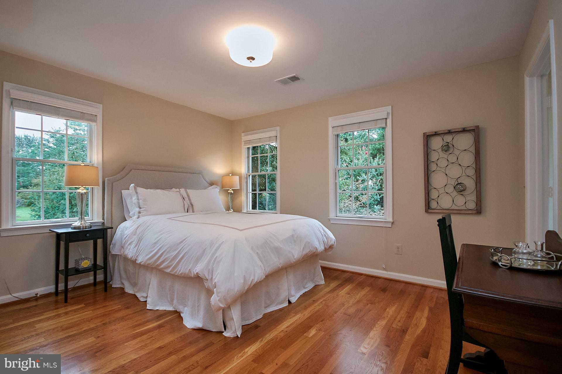6314 Hunting Ridge Lane McLean, VA 22101 - Photo 21 of 35 Guest Suite with Two Closets