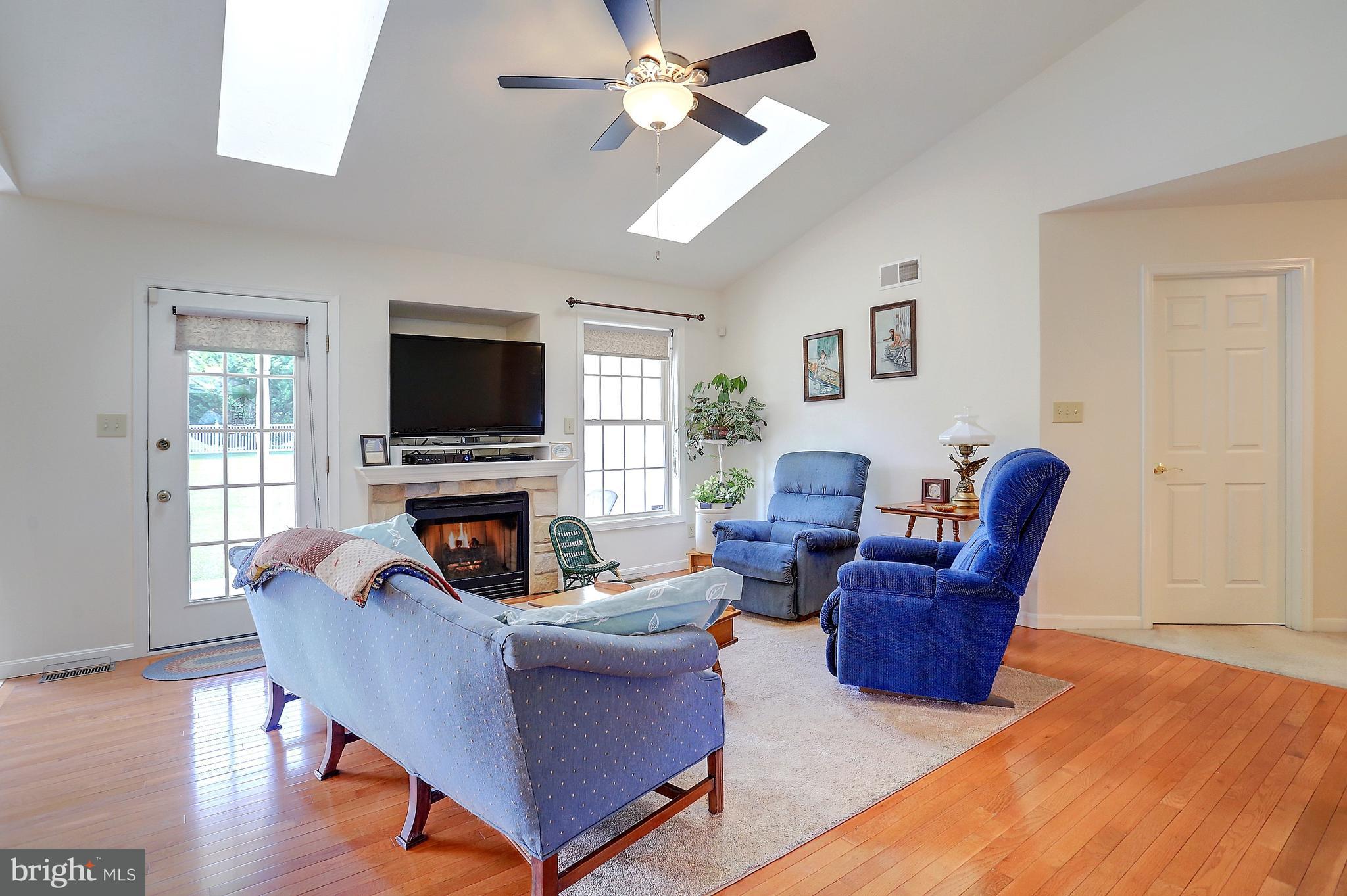 6063 Jennifer Lane Spring Grove, PA 17362 - Photo 6 of 47