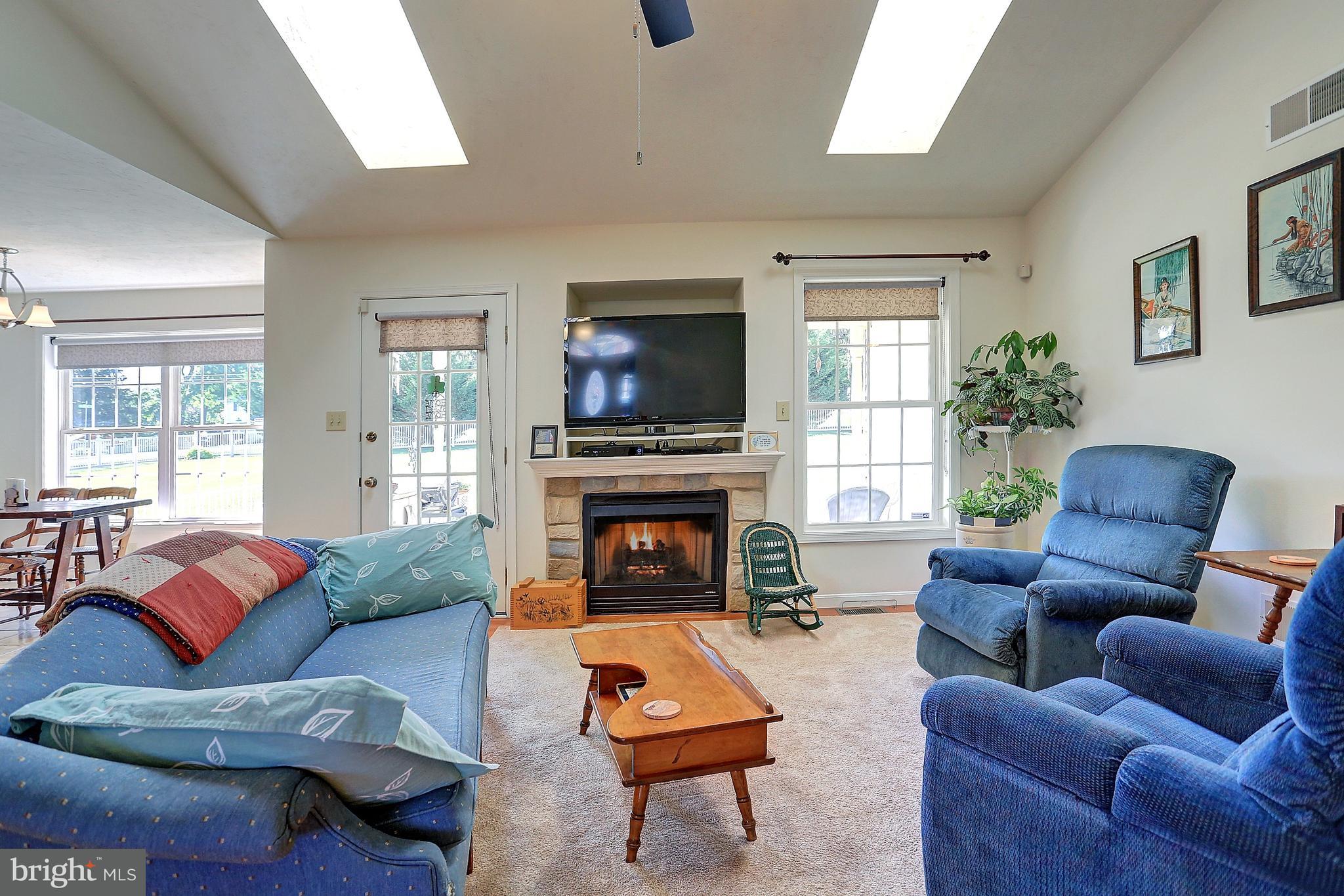 6063 Jennifer Lane Spring Grove, PA 17362 - Photo 7 of 47