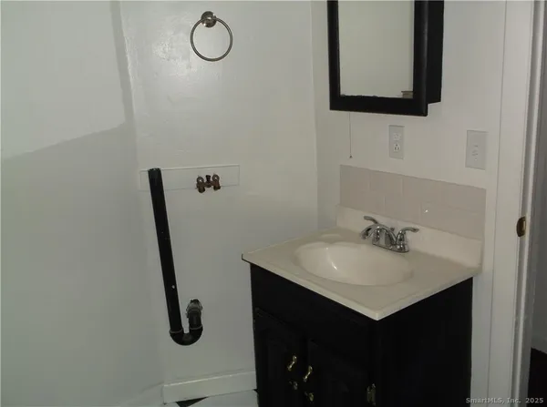 $375,000 | 41 Baltic Street, Norwich, CT 06360