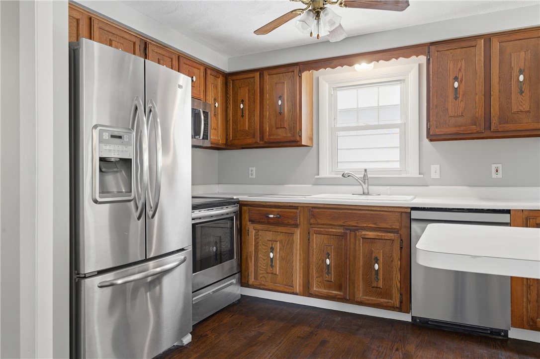 21 Citizen Street Cumberland, RI 02864 - Photo 7 of 36