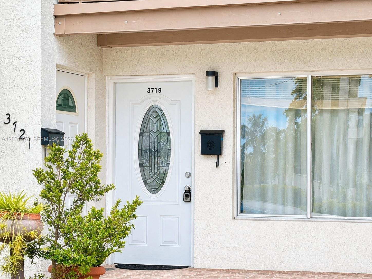 3719 Riverside Drive Coral Springs, FL 33065 - Photo 2 of 19