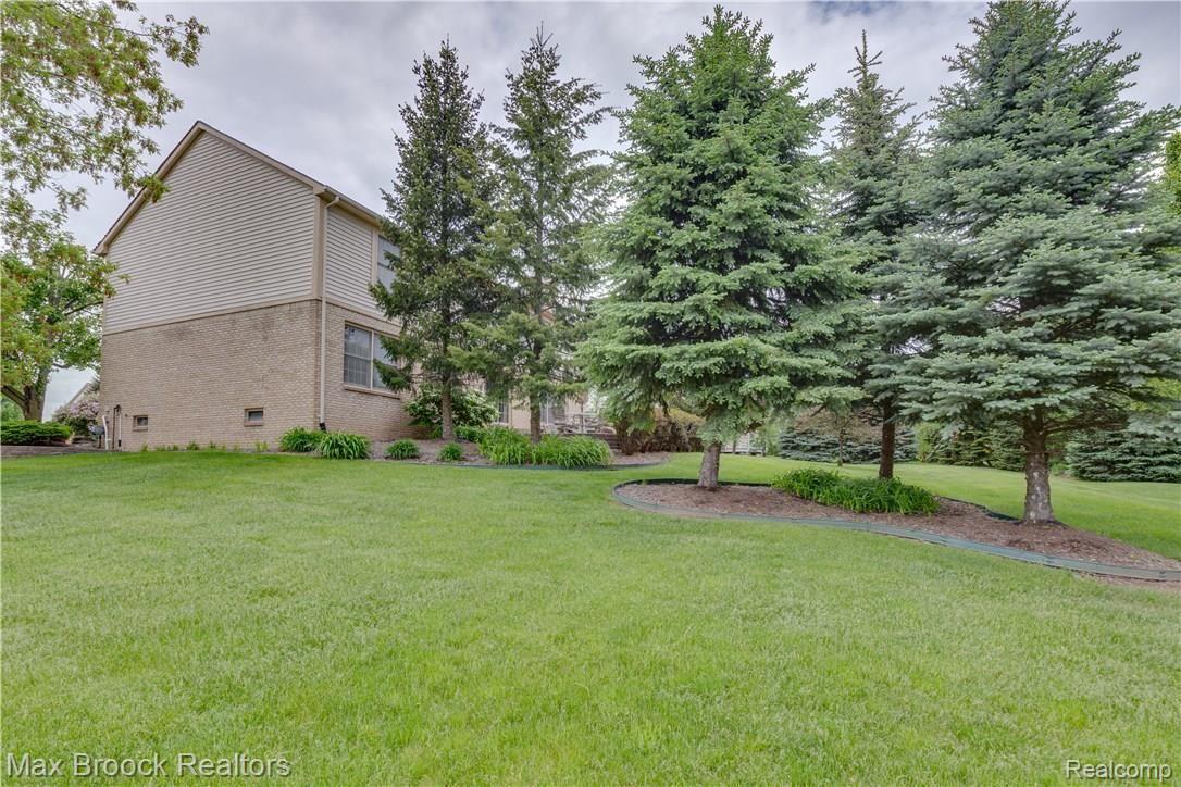 3991 Red Root Road Lake Orion, MI 48360 - Photo 3 of 46 M10A1163_3991 Red Root_.jpg
