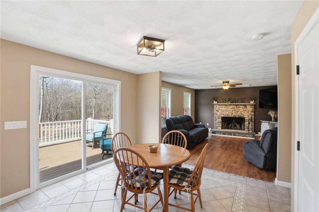 71 Rolling Hill Drive Exeter, RI 02822 - Photo 4 of 50 Eat-in-kitchen dining area.