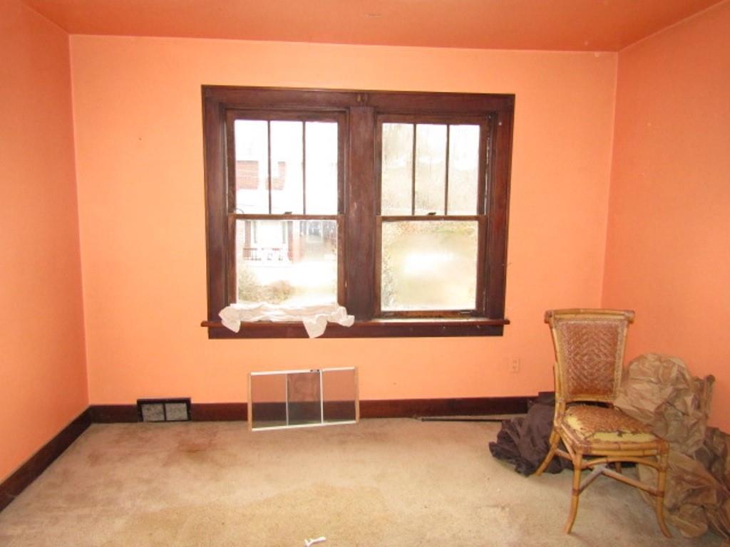 3825 Atkins Street Pittsburgh, PA 15212 - Photo 23 of 28 a view of chair and window