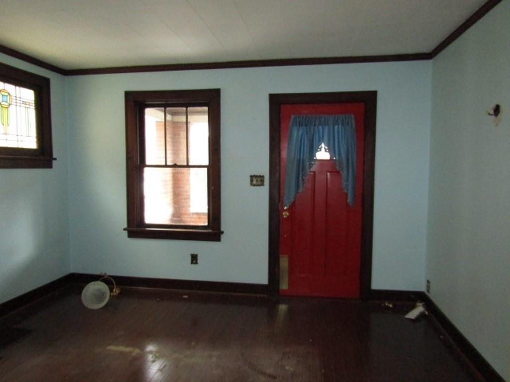 3825 Atkins Street Pittsburgh, PA 15212 - Photo 9 of 28 an empty room with windows