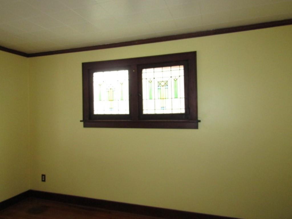 3825 Atkins Street Pittsburgh, PA 15212 - Photo 10 of 28 a small room with a window