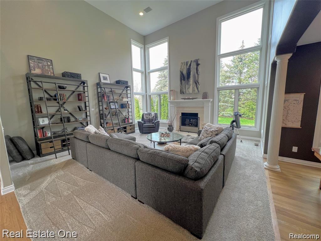 278 Oakbridge Drive Rochester, MI 48306 - Photo 5 of 75 IMG_2385.JPG