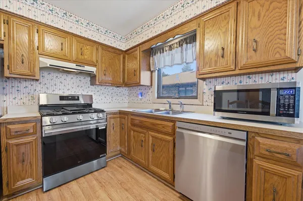 $259,000 | 227 Hillcrest Avenue, Unit A, Yorkville, IL 60560