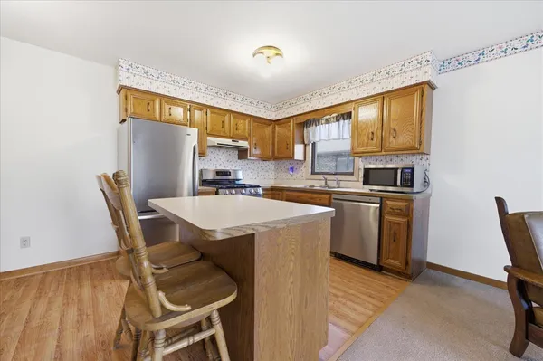 $259,000 | 227 Hillcrest Avenue, Unit A, Yorkville, IL 60560