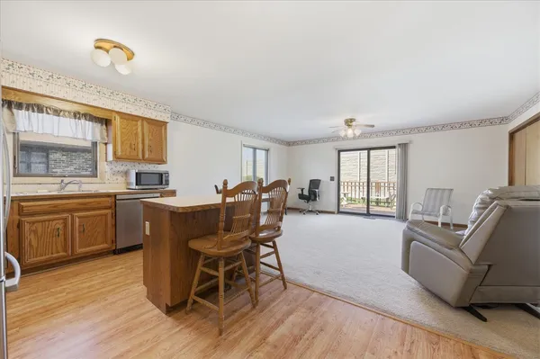 $259,000 | 227 Hillcrest Avenue, Unit A, Yorkville, IL 60560