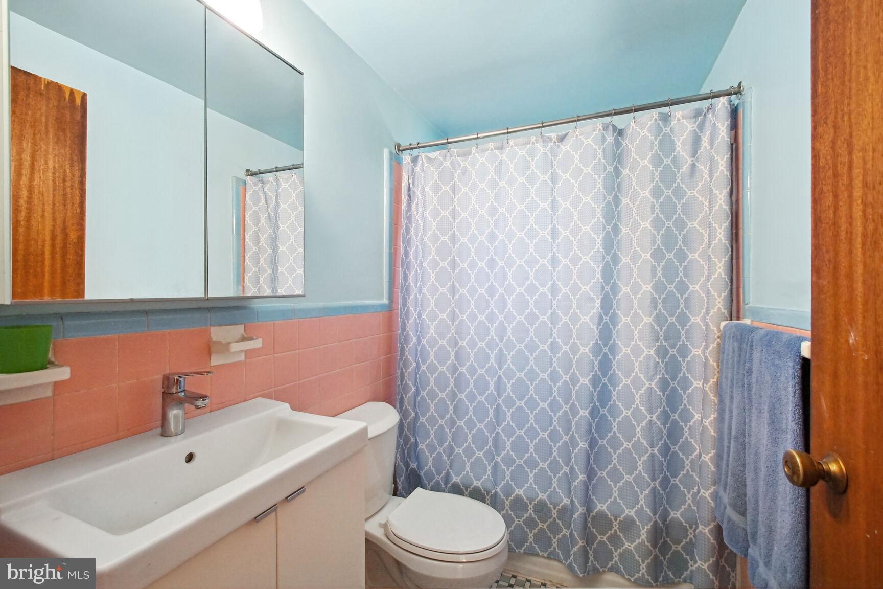 3420 Chatham Road Hyattsville, MD 20783 - Photo 29 of 37 Upstairs Full Bath