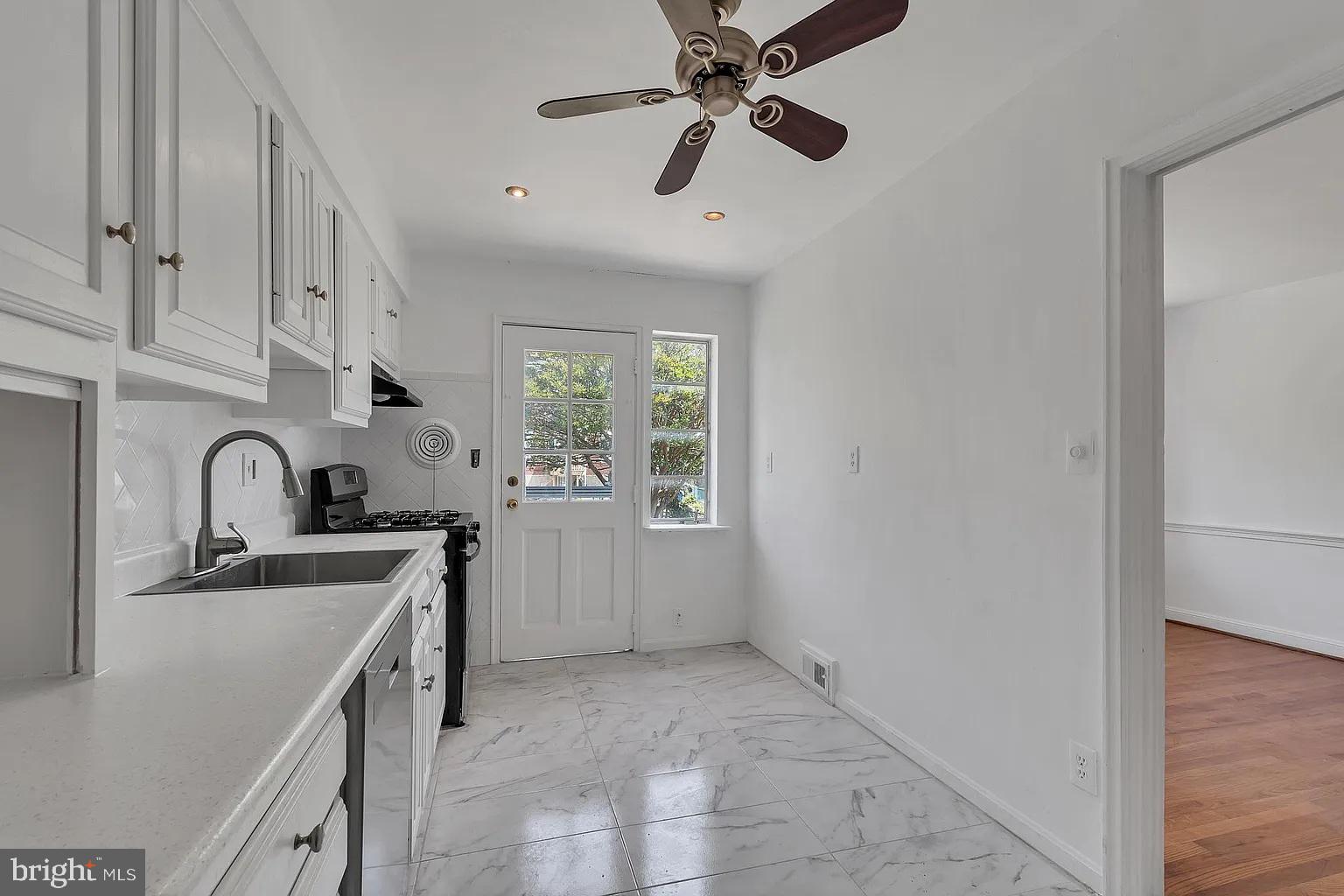 1804 Winford Road Baltimore, MD 21239 - Photo 4 of 17 Bright and airy kitchen retreat.