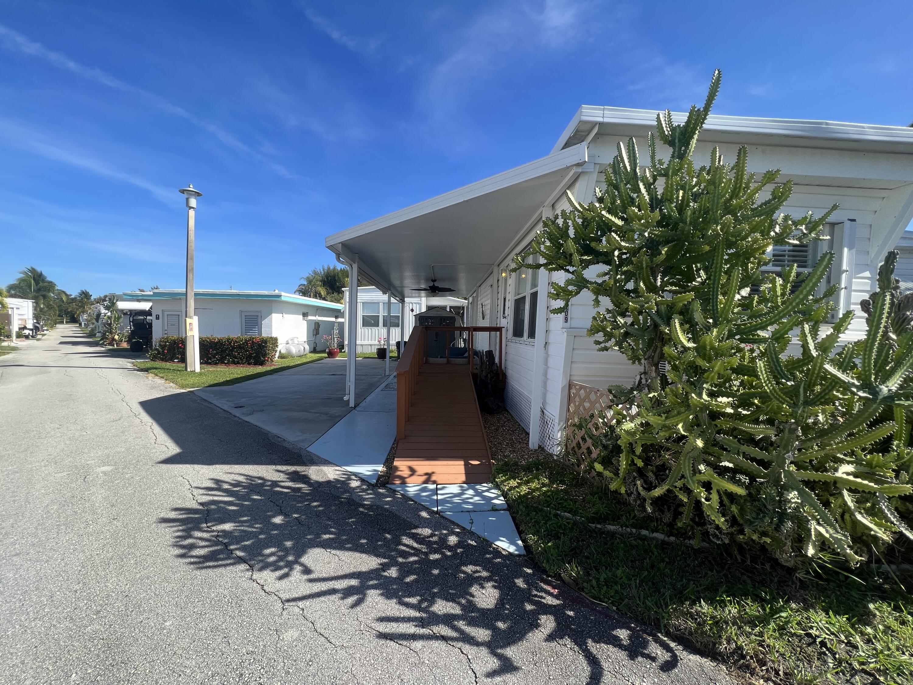 209 Eagle Drive, Unit D Boynton Beach, FL 33435 - Photo 4 of 22 IMG_4737