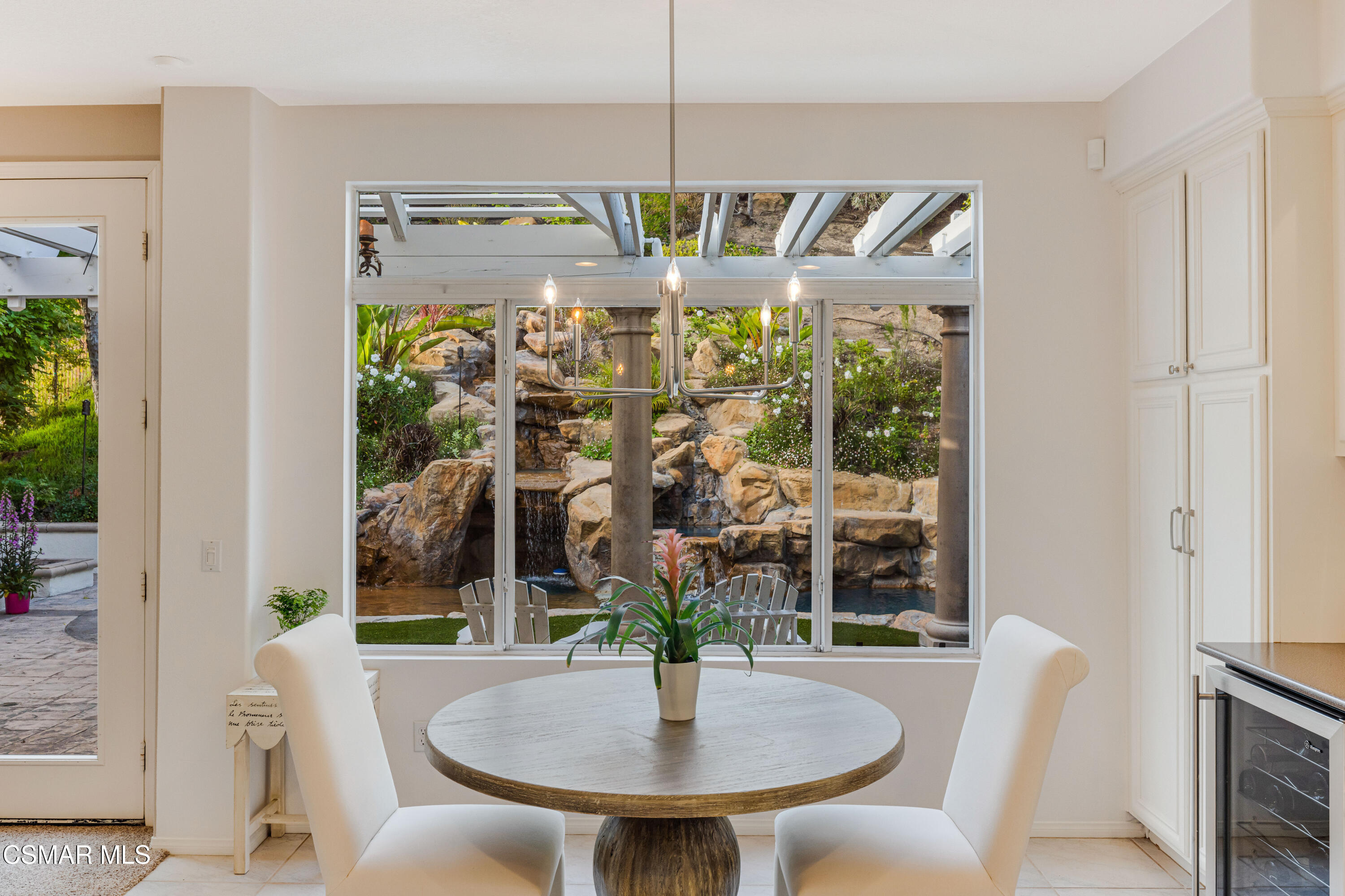 15633 Harte Lane Moorpark, CA 93021 - Photo 28 of 64 a dining room with furniture and window