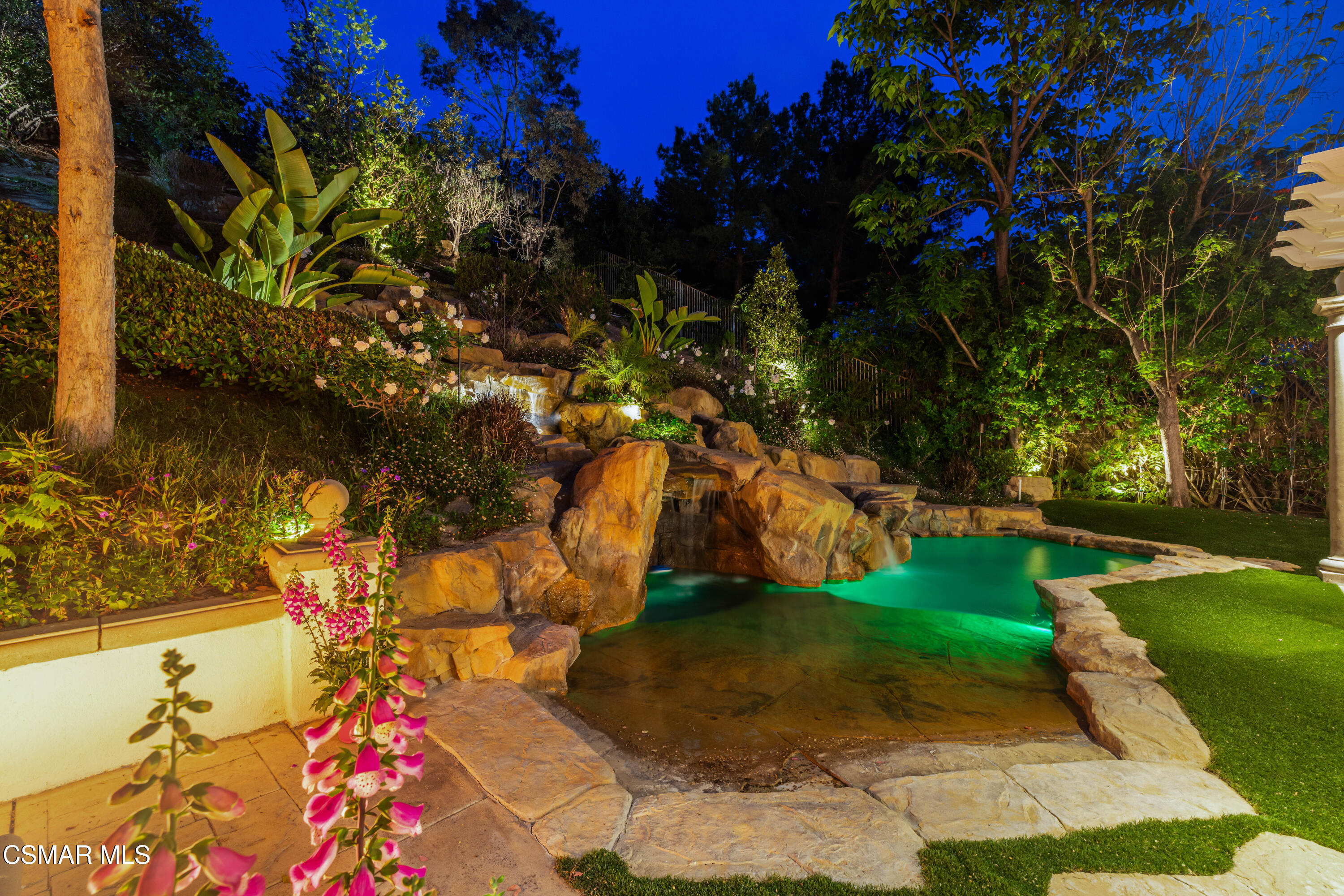 15633 Harte Lane Moorpark, CA 93021 - Photo 55 of 64 a picture of flowers