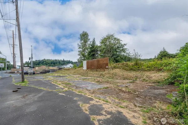 $200,000 | 809 Westside Highway, Longview, WA 98632