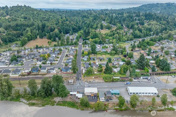$200,000 | 809 Westside Highway, Longview, WA 98632
