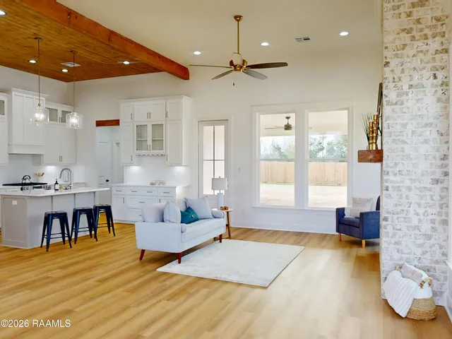 $422,300 | 114 Spring Meadow, Broussard, LA 70518