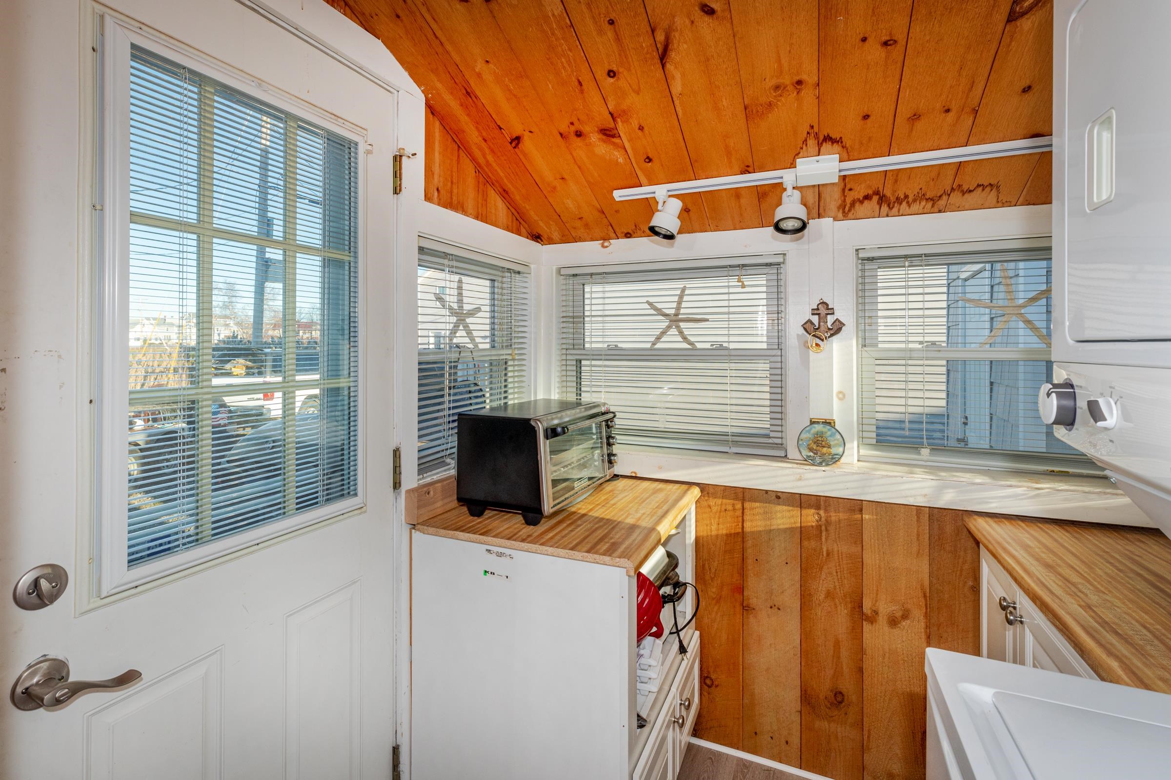 2 Chase Street Hampton, NH 03842 - Photo 4 of 18