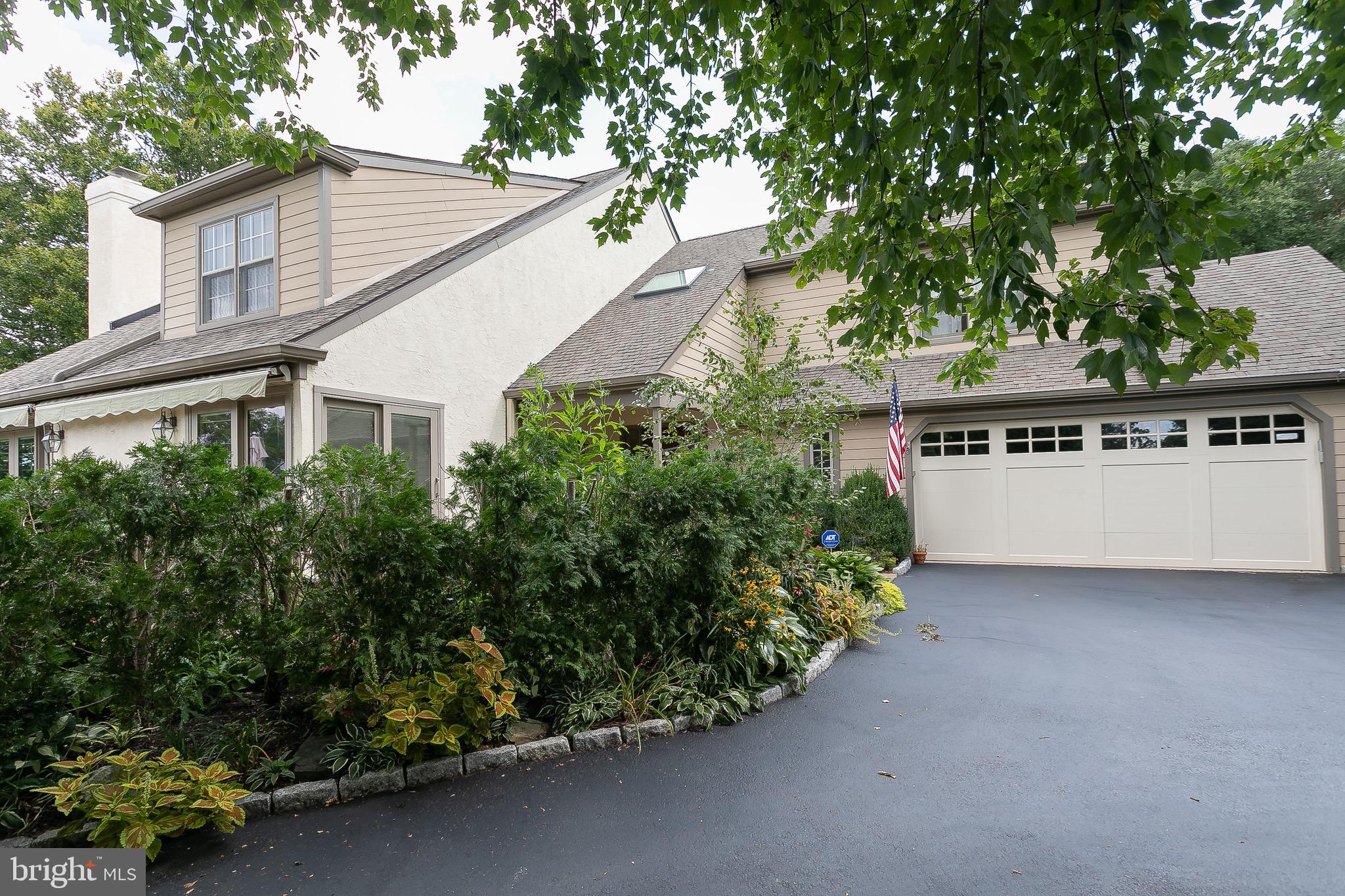440 Inveraray Villanova, PA 19085 - Photo 3 of 53