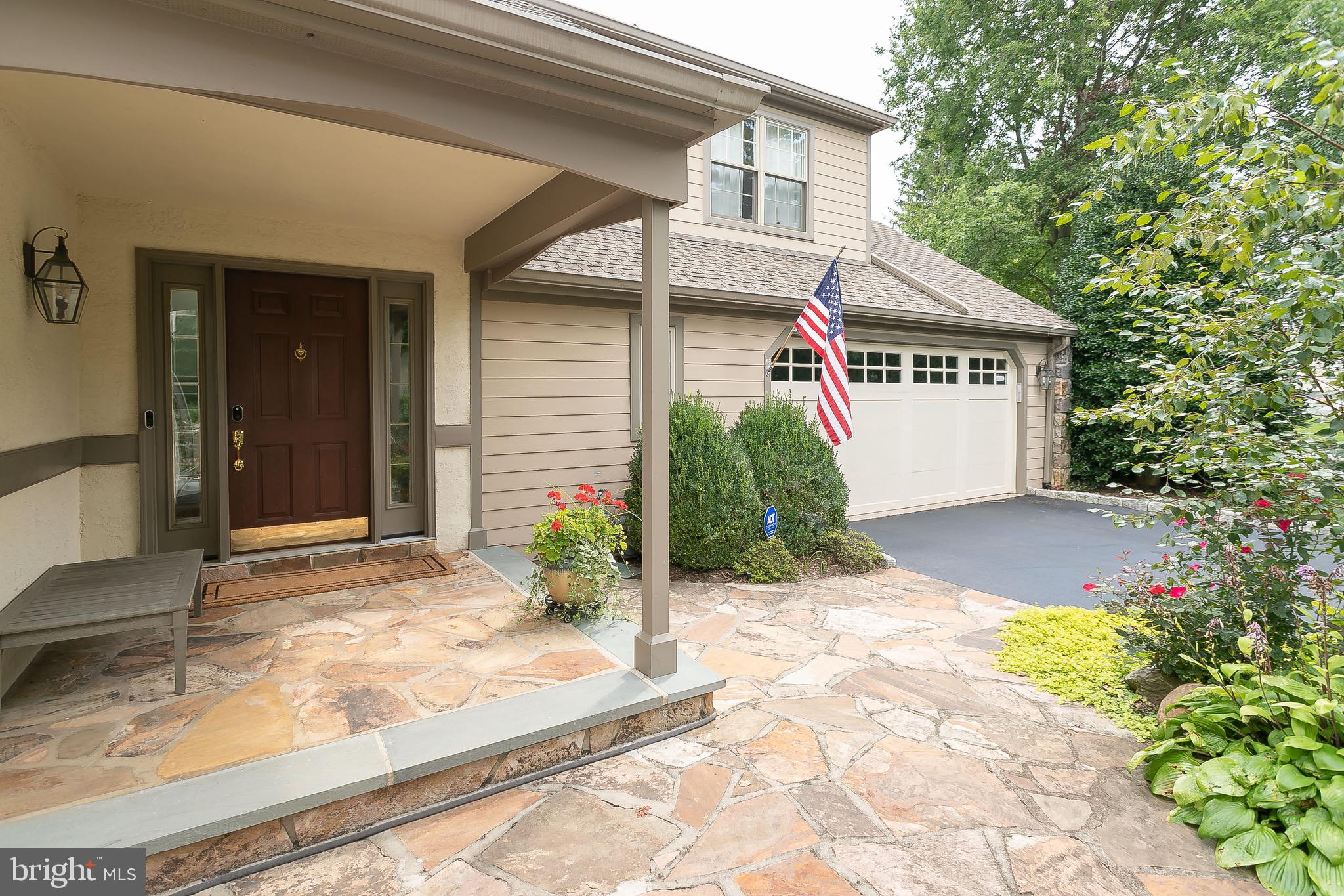 440 Inveraray Villanova, PA 19085 - Photo 4 of 53