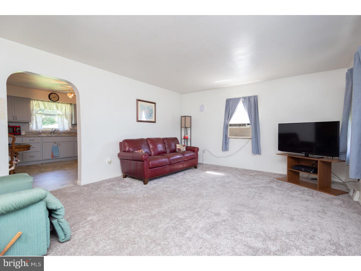 13 Humpton Road Coatesville, PA 19320 - Photo 10 of 21 Living Room