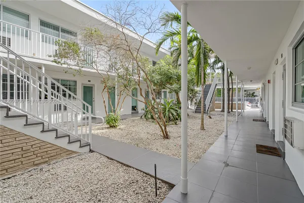 a view of an entryway front of a house