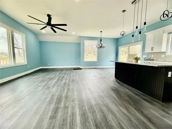 $349,500 | 2538 Roe Lane, Kansas City, KS 66103