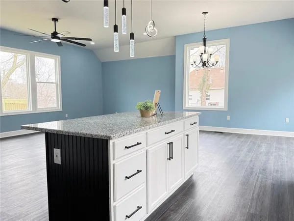 $349,500 | 2538 Roe Lane, Kansas City, KS 66103