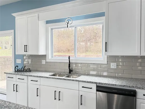 $349,500 | 2538 Roe Lane, Kansas City, KS 66103