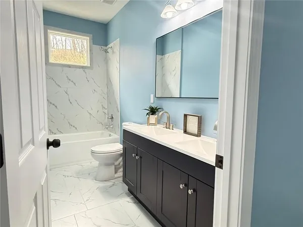 $349,500 | 2538 Roe Lane, Kansas City, KS 66103