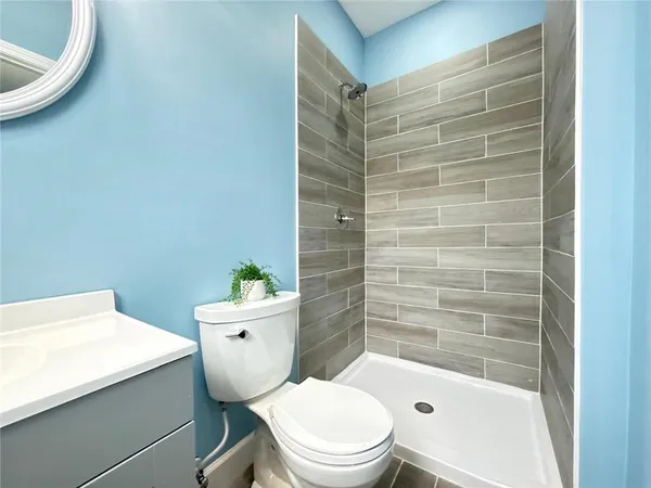 $349,500 | 2538 Roe Lane, Kansas City, KS 66103