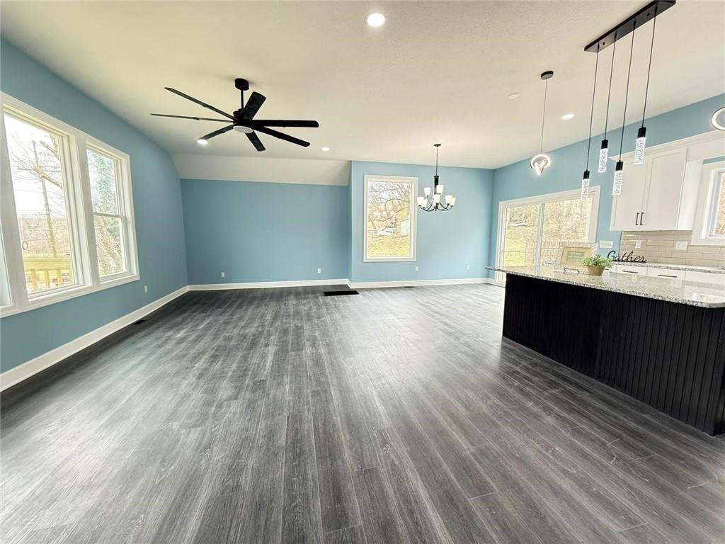 2538 Roe Lane Kansas City, KS 66103 - Photo 5 of 36