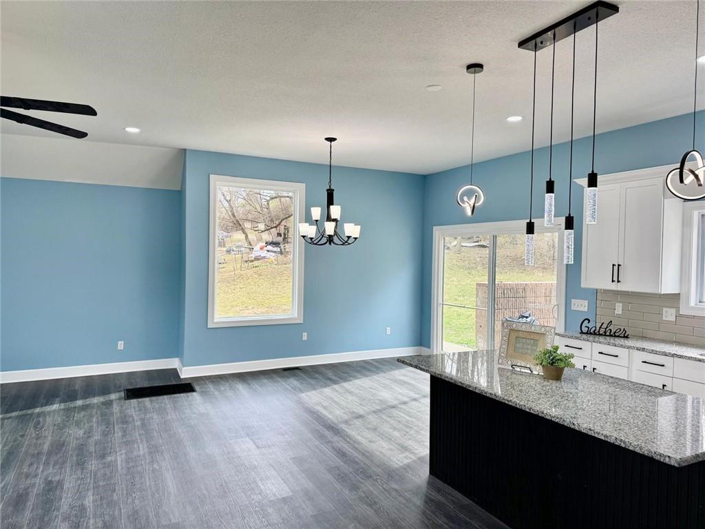 2538 Roe Lane Kansas City, KS 66103 - Photo 6 of 36