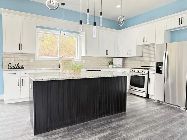$349,500 | 2538 Roe Lane, Kansas City, KS 66103