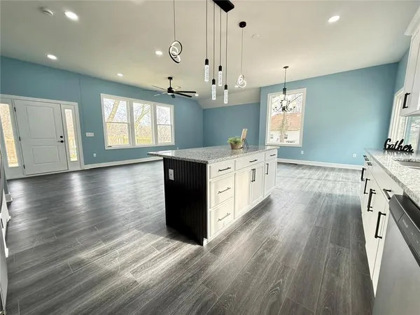 $349,500 | 2538 Roe Lane, Kansas City, KS 66103