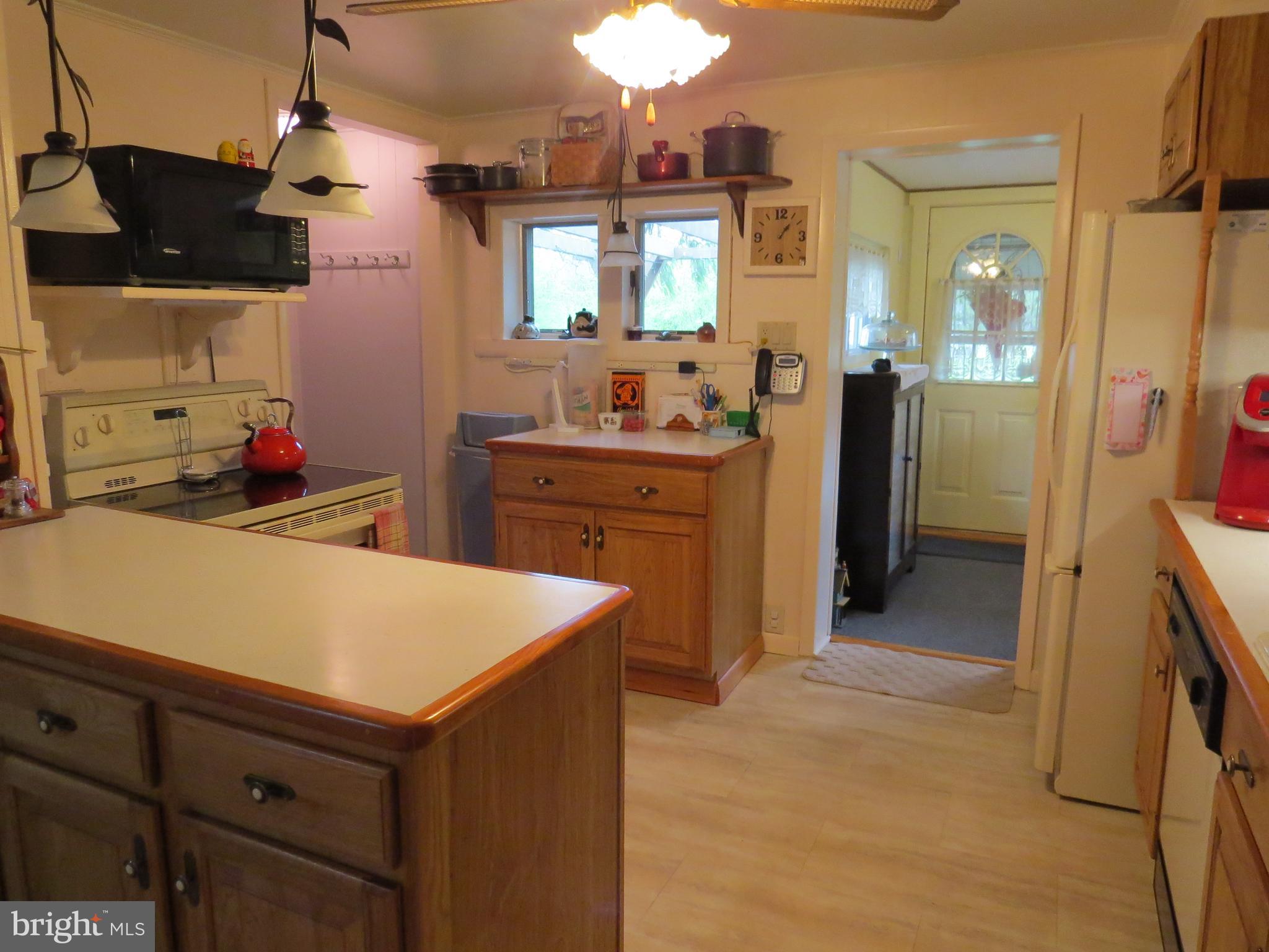 3286 Hillegass Road Pennsburg, PA 18073 - Photo 19 of 39 Kitchen in the Main House