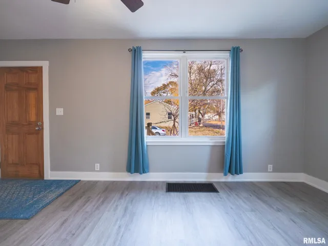 $128,900 | 1401 South 6th Street, Pekin, IL 61554