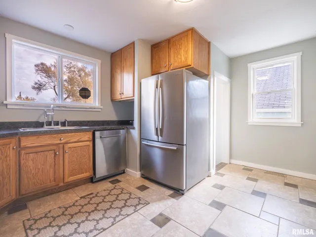 $128,900 | 1401 South 6th Street, Pekin, IL 61554